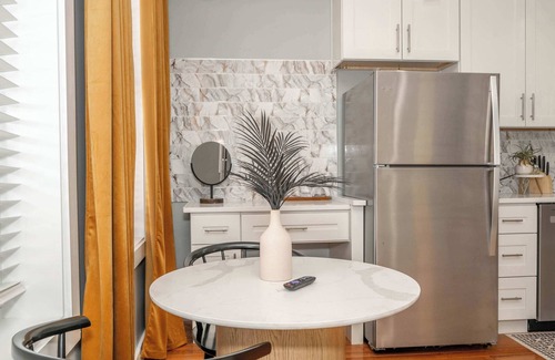 Over-the-Rhine Apartment | Findlay Market Suite 4 – For 2!