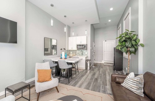Over-the-Rhine Apartment | Findlay Market Suites – 6 in 1!