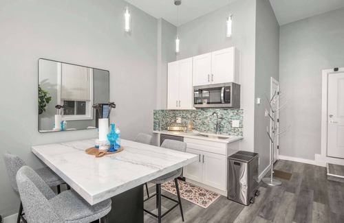 Over-the-Rhine Apartment | Findlay Market Suites – 6 in 1!