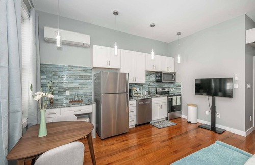 Over-the-Rhine Apartment | Findlay Market Suites – 6 in 1!