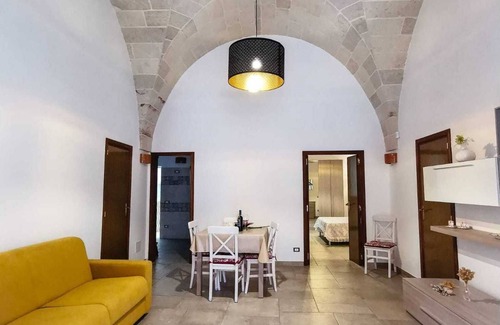 Grottaglie Apartment | Finely renovated apartment in the center of Grottaglie