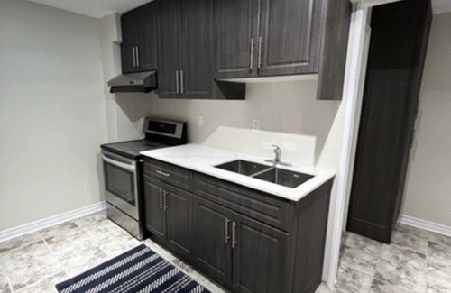 Halton Regional Municipality House | Finest BR Free Parking/Wifi TV Shared Suite