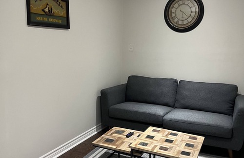 Halton Regional Municipality House | Finest BR Free Parking/Wifi TV Shared Suite