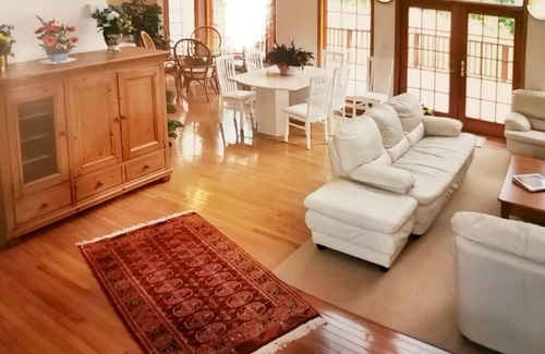 Nauvoo House | Finest, Nicest, Mansion In the Nauvoo Area. Totally Family-Oriented
