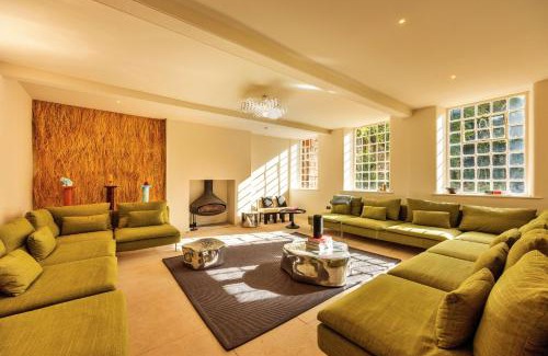 Macclesfield House | Finest Retreats - ARC Peaks
