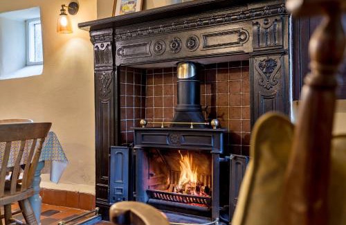 Tunstall House | Finest Retreats - Spring Cottage