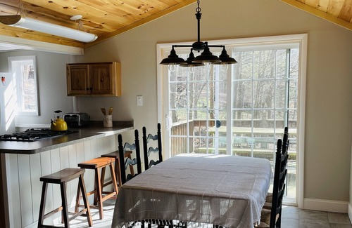 Keuka Park Cottage | Finger Lakes Cottage w/Lake frontage & Sauna!