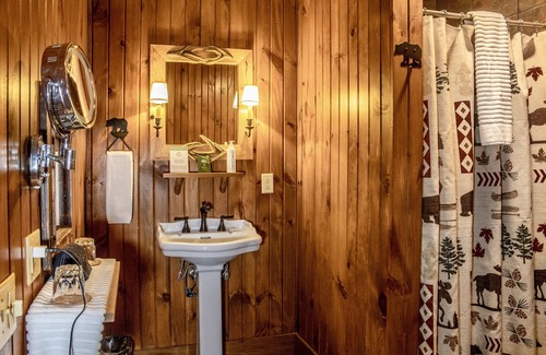 Skaneateles Cabin | Finger Lakes Lodging