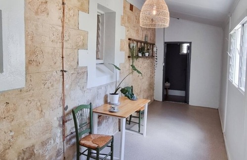 Port Lincoln House | Finn's Place