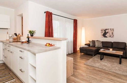 Bad Wiessee Apartment | Finner, 2-zi., 2.og, 2 Balkone, Bergblick, Ost - Ferienwohnungen Trinkl