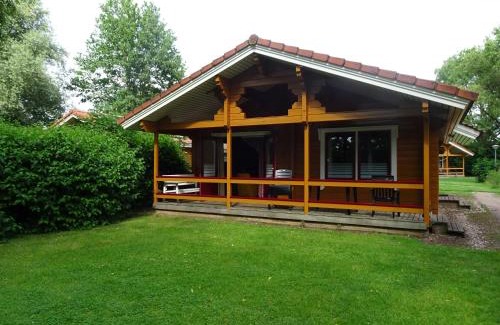 De Meene Ski Chalet | Fins Chalet op vakantiepark met zwembad