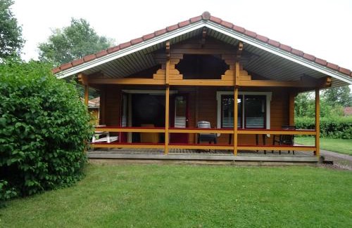 De Meene Ski Chalet | Fins Chalet op vakantiepark met zwembad