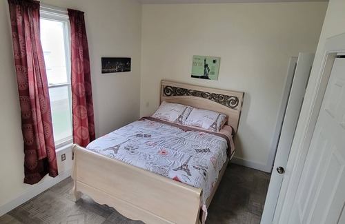 Owosso House | Fins Inn Apt A