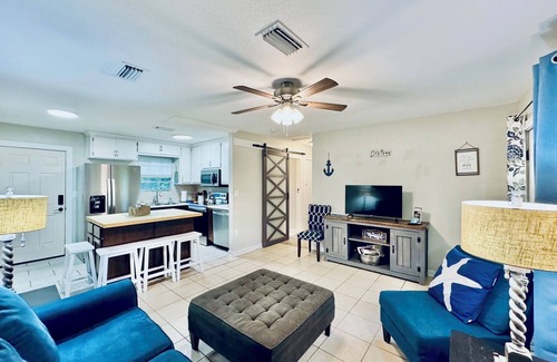 Milton House | Fins to the Left on Blackwater River - 35 mins to the Beach