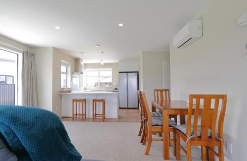 Te Anau House | Fiordland Getaway - Te Anau Holiday Home