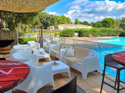 Lecci Apartment | Fiori Di Cala Rossa, Établissement CARDOGA Piscine, Mer & Montagne