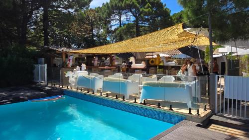 Lecci Apartment | Fiori Di Cala Rossa, Établissement CARDOGA Piscine, Mer & Montagne