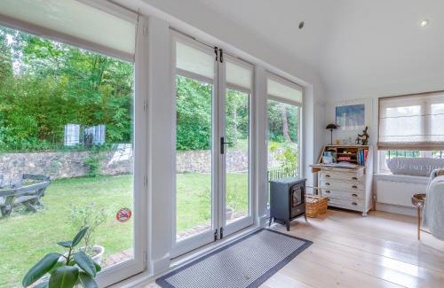 Crowborough Apartment | Fir Tree Apartment - Uk49993