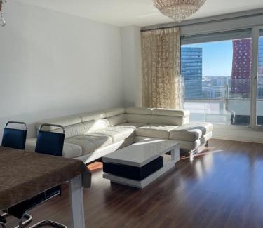 El Port Apartment | Fira de Barcelona City View Apartment with Garage Parking
