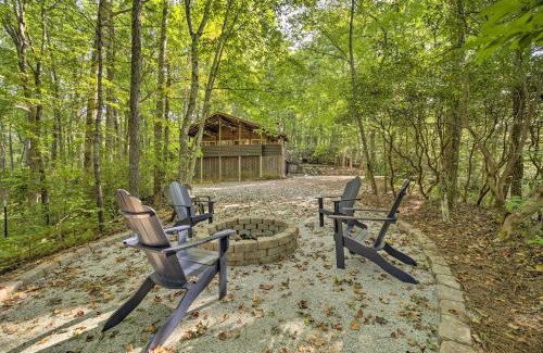 Lake Toxaway House | Fire Pit and Grill Cozy Cabin in Lake Toxaway!