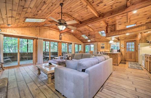 Lake Toxaway House | Fire Pit and Grill Cozy Cabin in Lake Toxaway!