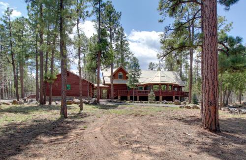 Lakeside House | Fire Pit and Hot Tub Lakeside Cabin on 2 Acres!
