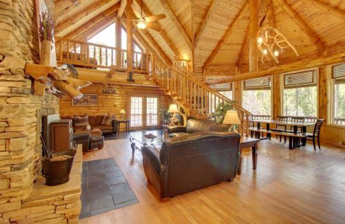 Lakeside House | Fire Pit and Hot Tub Lakeside Cabin on 2 Acres!