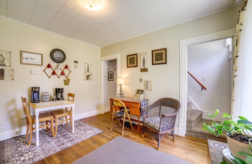 Adrian House | Fire Pit, BBQ & Yard: Family Home in Adrian