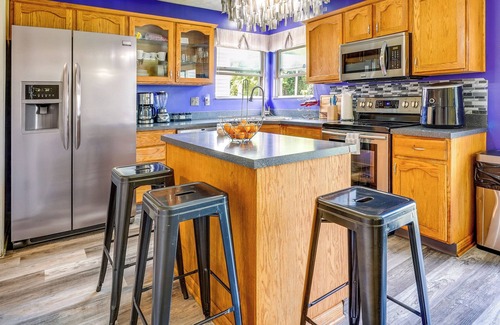 Columbus House | Fire Pit, Fenced-in Yard, Grill: Cozy Ohio Retreat