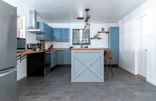 Alamogordo House | Fire Pit+Game Room+Mountain Views