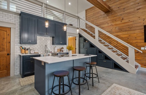 Denison House | Fire pit/Outdoor Games/2 Blocks from Main Street
