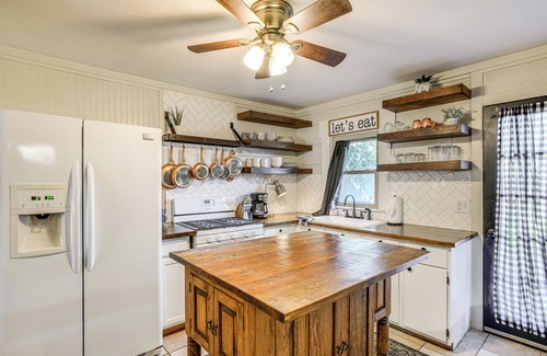 San Angelo House | Fire Pit & Small-Town Charm: San Angelo Getaway!