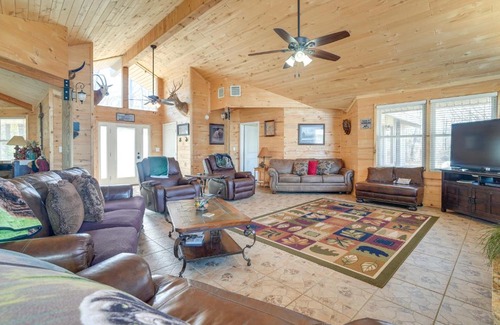 Negreet House | Fire Pit, Views Lakefront Toledo Bend Retreat!