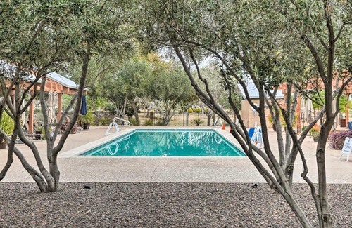 Marley Park House | Fire Table, Grill Surprise Cottage with Pool Access