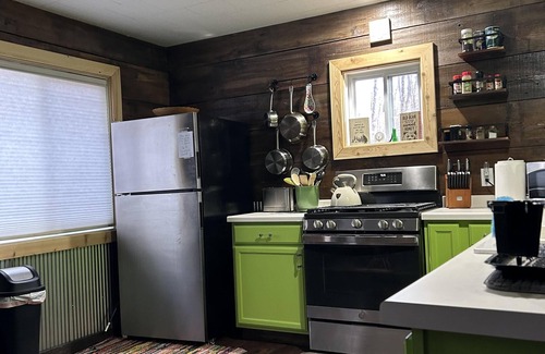 Wetmore Cabin | Firefly Cabin- Outdoor Fun and Relaxation in the Heart of Nature