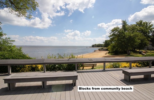Cape Saint Claire Cottage | Firefly Cottage at the Cape, Community beach, Hot tub, USNA, Pets, Thanksgiving!