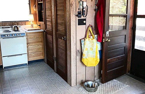 Innsbrook Cabin | Firefly Inn lakefront family/pet friendly retreat. Book early!