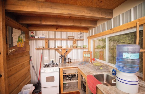 Stanton Cabin | Firefly Suite ~ Quaint Off Grid Cabin