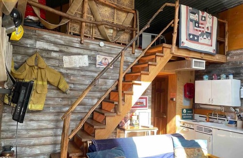 Marble Falls House | Firehouse Cabin at Hamilton Creek