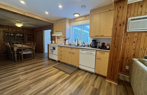 Sainte-Agathe-des-Monts House | Fireplace, beach access, pet friendly