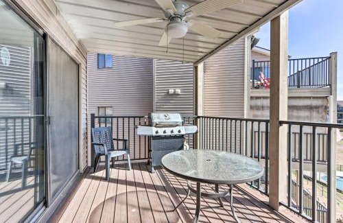 Lake Ozark Apartment | Fireplace and Grill Bright Lake Ozark Condo!