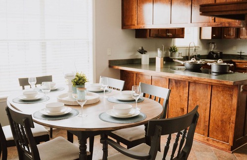 Warner Robins House | Fireside Haven~Midterm Stays~ Pet/Family Friendly!