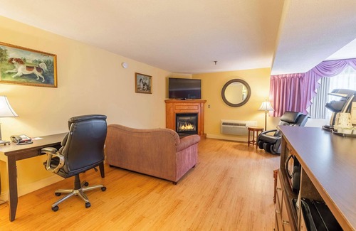 Waterville Hotel | Fireside Inn & Suites Waterville