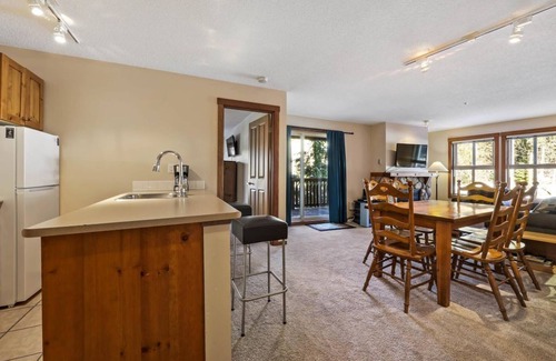 Sun Peaks Condo | Fireside Lodge 210: Delightful 2BDRM, Pet Friendly Condo w/Shared Hot Tub