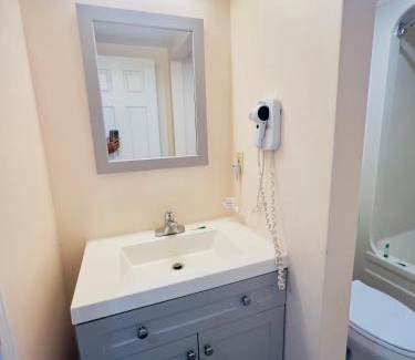 Cornwall Hotel | First Canada Hotel Cornwall Hwy 401 ON