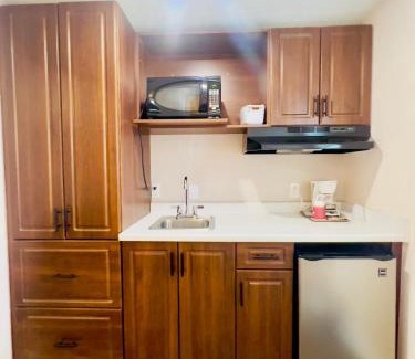 Cornwall Hotel | First Canada Hotel Cornwall Hwy 401 ON