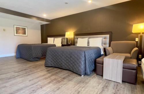 Cornwall Hotel | First Canada Hotel Cornwall Hwy 401 ON
