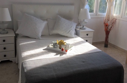 Can Trabal House | First Floor, 15 minutes away from Sitges, Heated Private Pool, Jacuzzi & Sauna