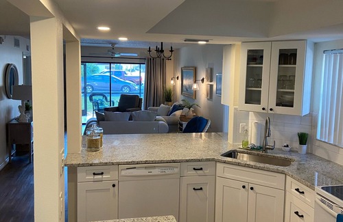 Gulf Gate Estates Condo | First floor 2Bdrm/2Bath condo near Siesta Key, Sarasota.