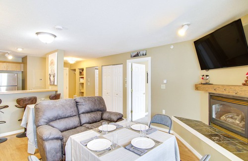 Big Sky Condo | First-Floor Big Sky Condo with Hot Tub!